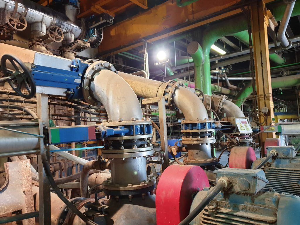 Bride sur ensemble tuyauterie/pompe Maintenance industrielle Albiol et Gabrielli
